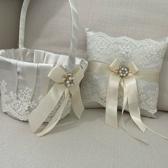 boutique Accessories - Beautiful, high quality race ring pillow and flower girl basket